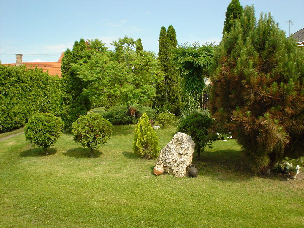 Oeroekzoeld Apartmanok Balatonfenyves Exterior photo
